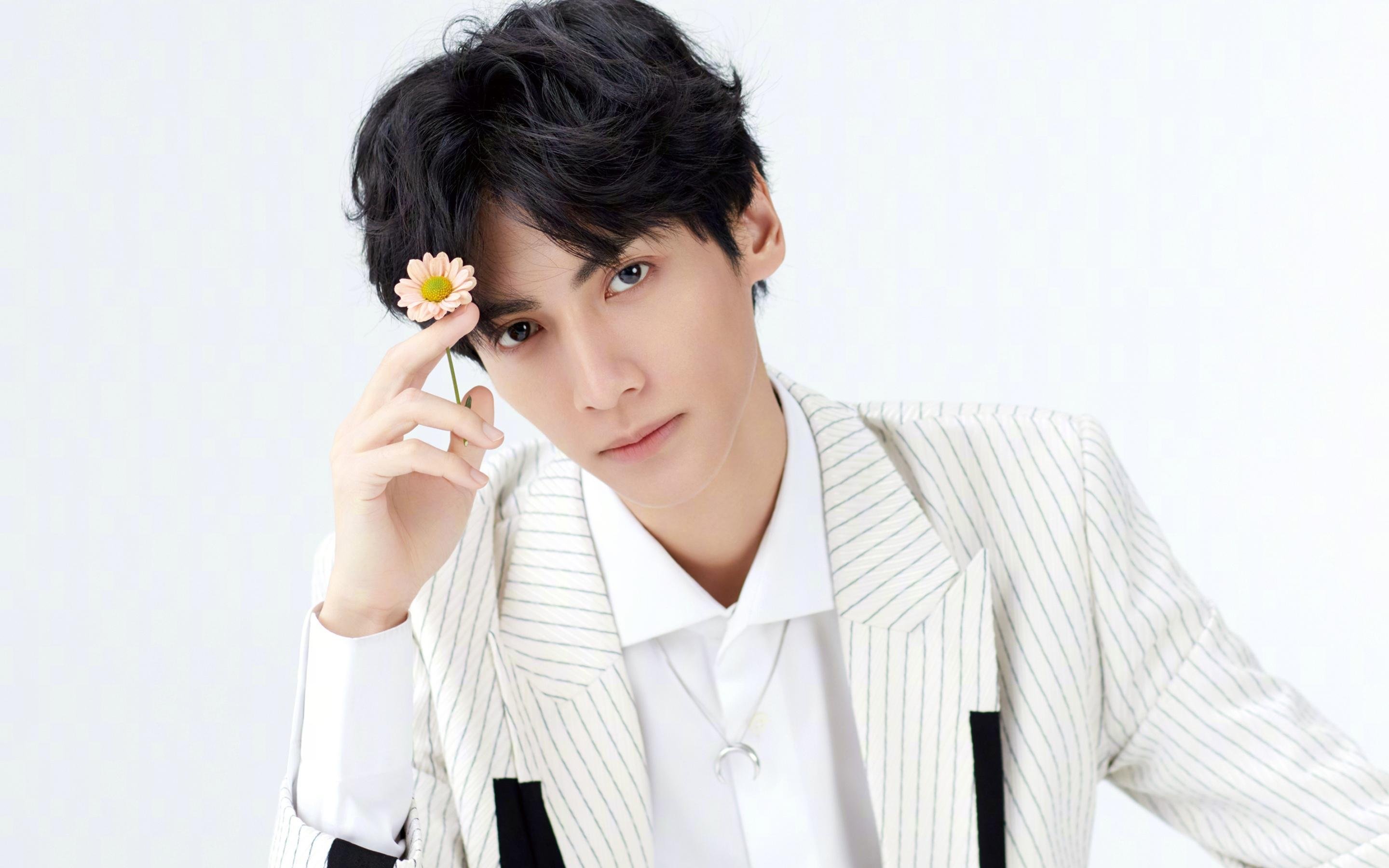 乐鱼电竞-电竞世界冠军赛即将打响全球目光聚焦巅峰对决，电竞世界联赛