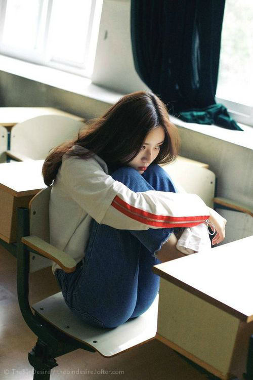 乐鱼官网-法甲赛场盛宴：炽热激情点燃全场，法甲热度