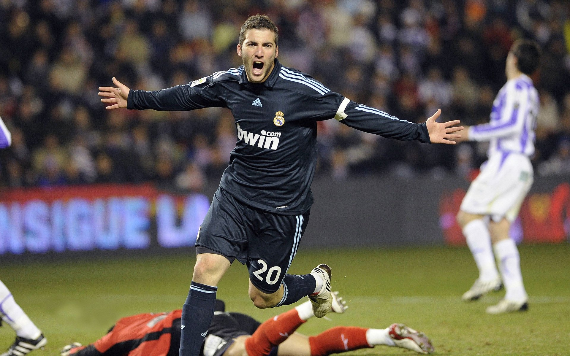 乐鱼体育App下载-《电竞领域新兴产业：从硬件到赛事策划全线布局》，电竞行业解读